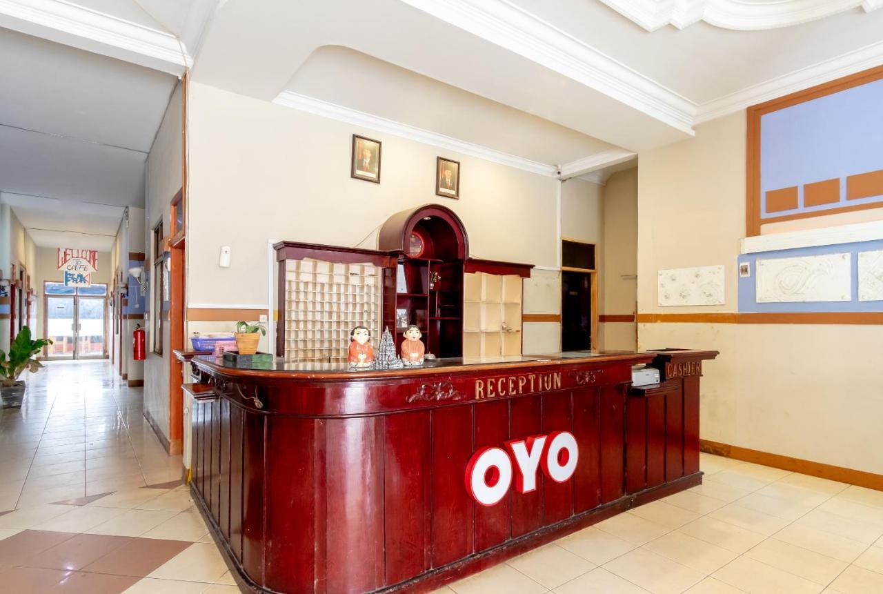 OYO 1364 Pondok Wisata Istana Xi Medan Bagian luar foto