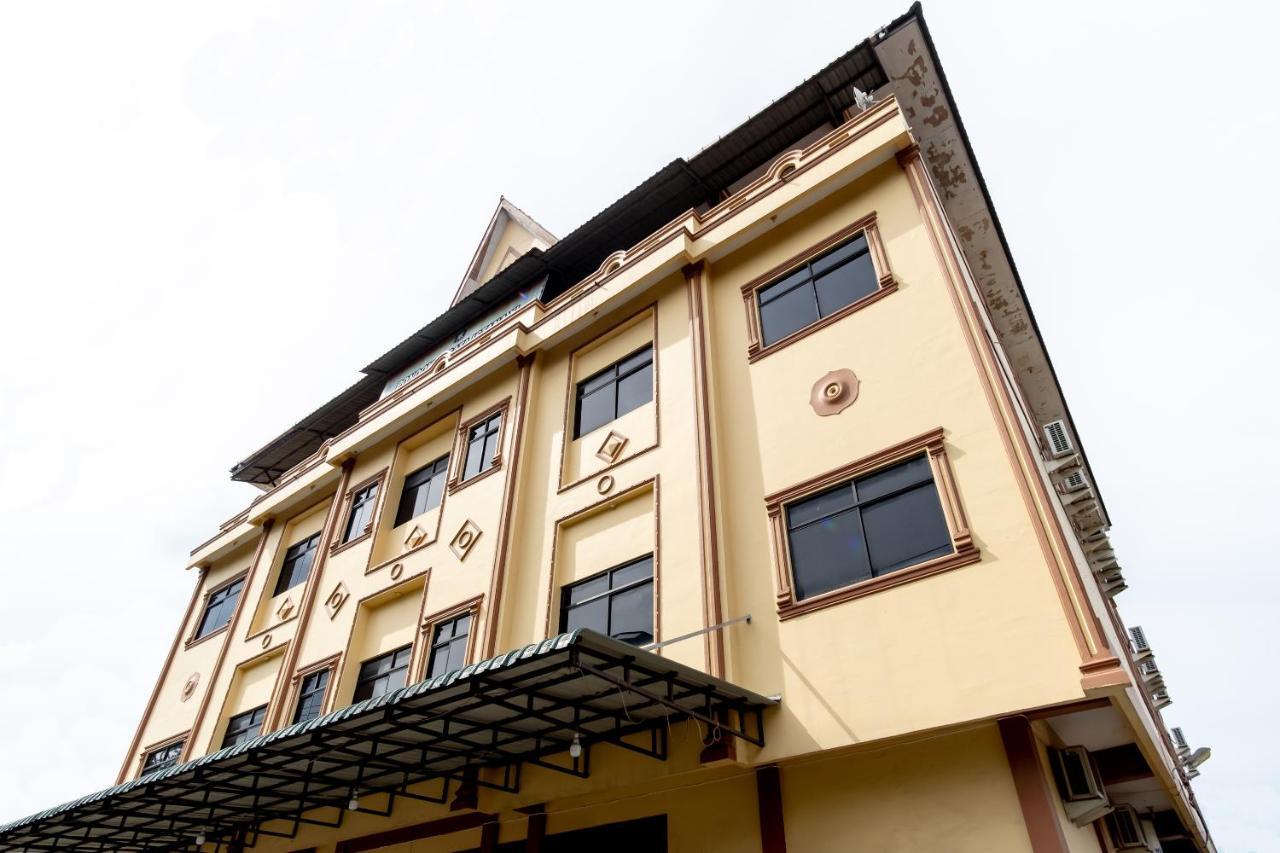 OYO 1364 Pondok Wisata Istana Xi Medan Bagian luar foto