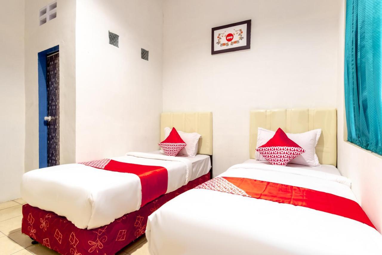 OYO 1364 Pondok Wisata Istana Xi Medan Bagian luar foto